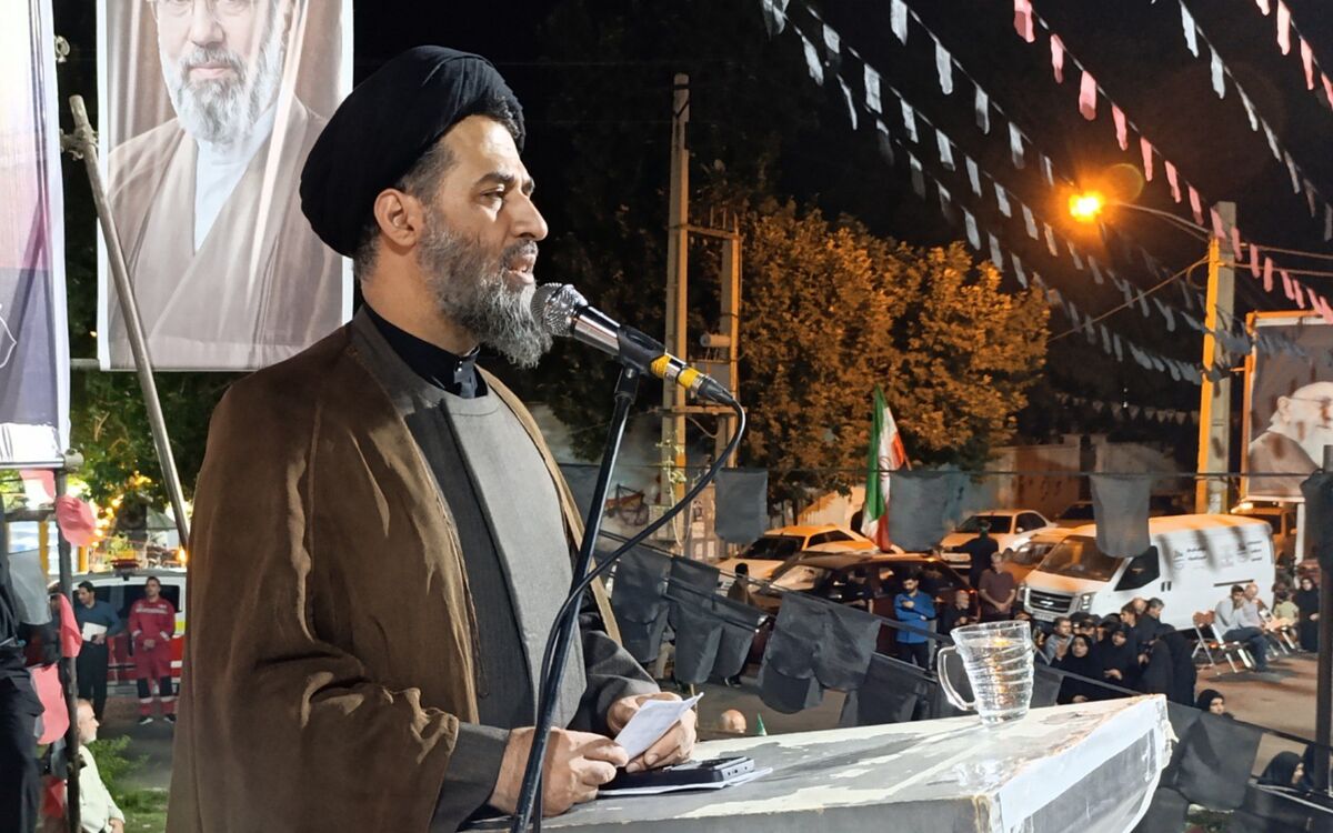 دشمن با همه توان آمد، اما ملت ایران ایستادگی کرد