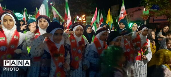 شبی متفاوت در تجمعات شبانه با حضور خادمین امام رضا(ع)