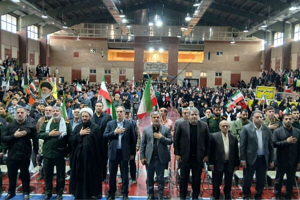 حضور پرشور دختران و پسران شهریار در روز استکبار ستیزی