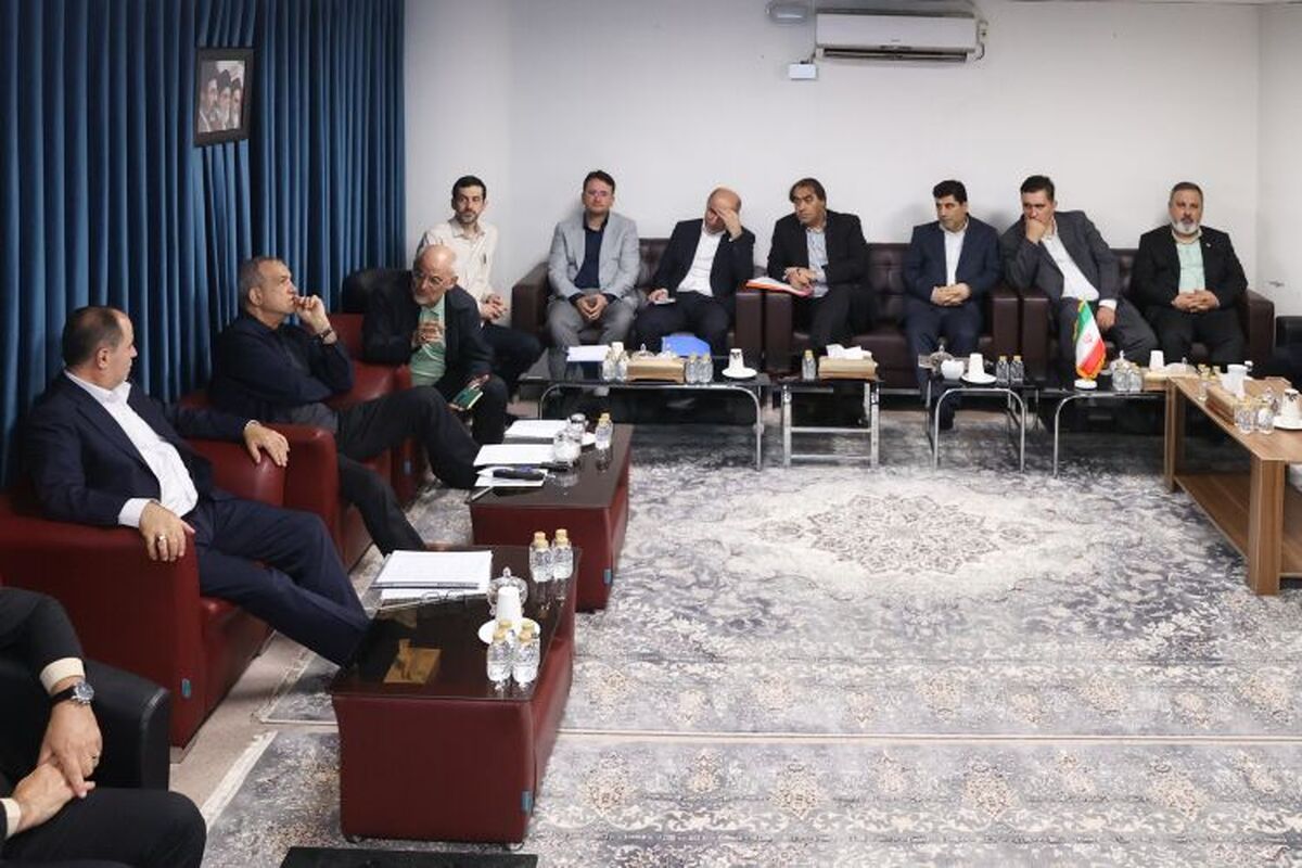 باید حضور موثر در بازار جهانی و زنجیره‌های تامین بین‌المللی تقویت شود