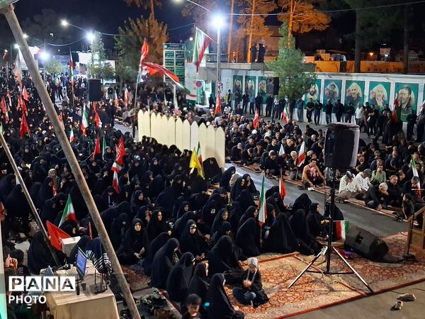 حسینیه خیابان؛ میزبان عزاداری شب شهادت امام رضا (ع)