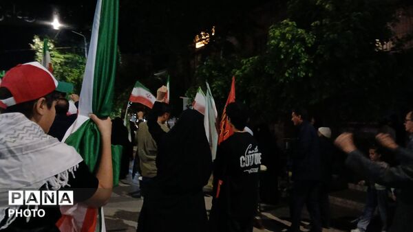 مشت ها بر فراز آسمان نیشابور نمایان شد 