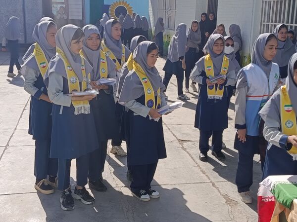 جشن عاطفه‌ها در دبیرستان افق خواف 