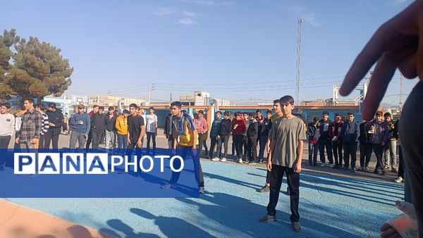 اولین روز از مسابقات گروهی والیبال در دبیرستان شاهد ابوذر گروهی 