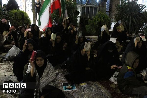 احیا در اولین شب قدر و هشتمین شب مراسم شهادت قائد امت آیت الله خامنه ای 