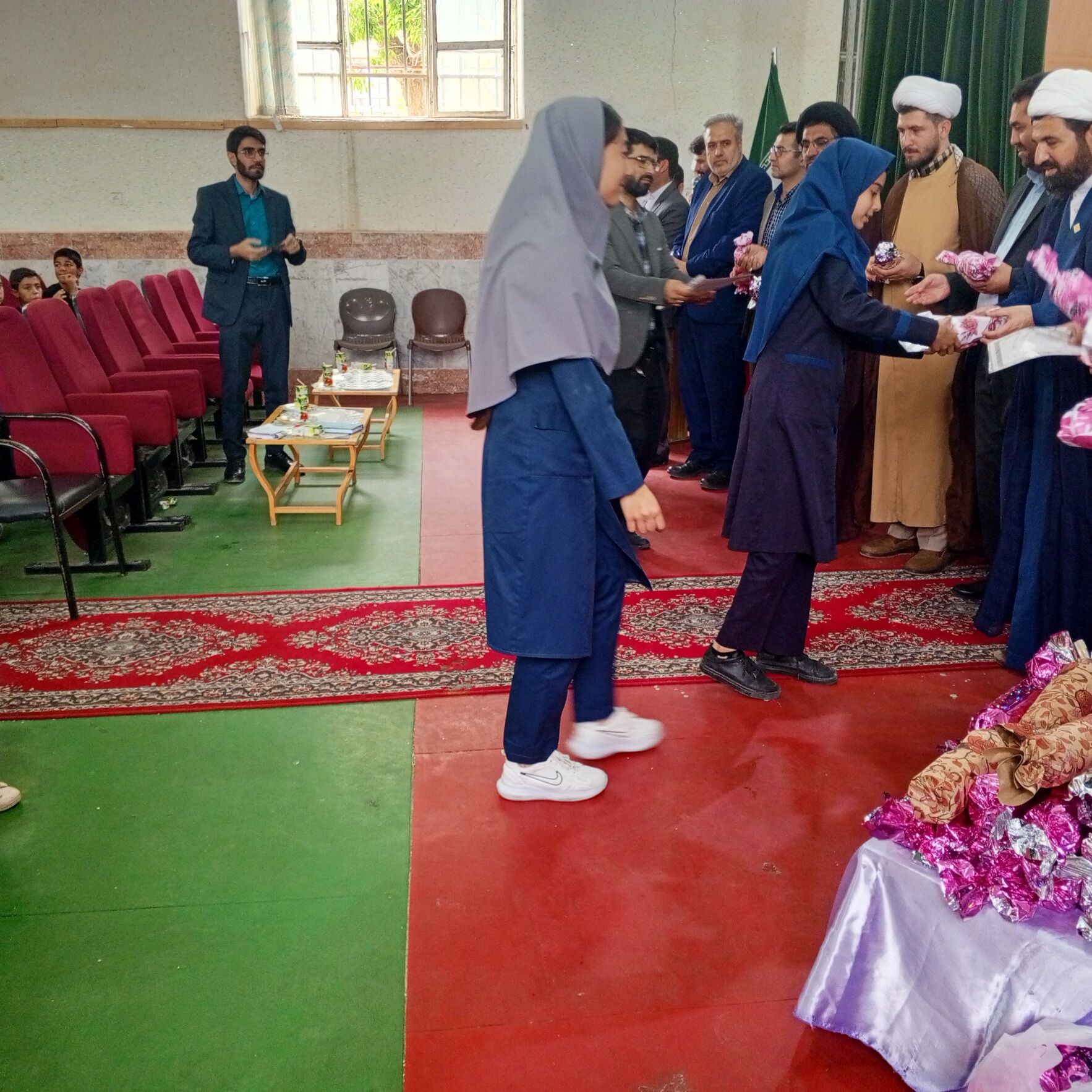اختتامیه جشنواره‌ نوجوانان سالم در شهر فاروج 