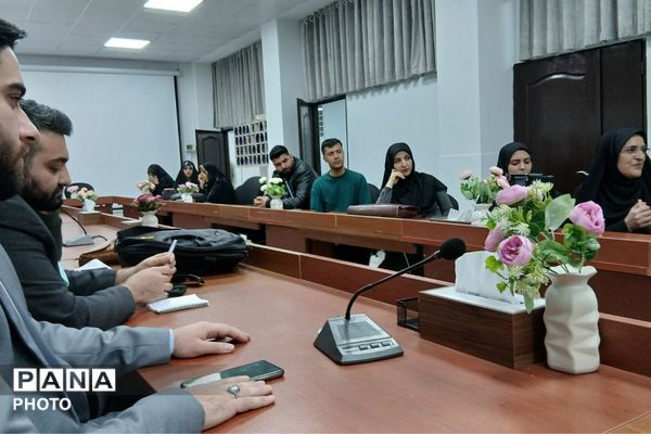 نشست صمیمی مشاوران و مربیان جدیدالاستخدام به مناسبت هفته امور تربیتی