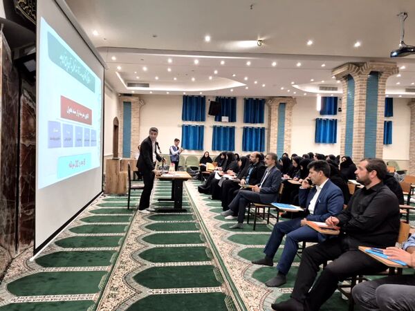 جلسه مدیران مدارس قطب شمال استان اصفهان
