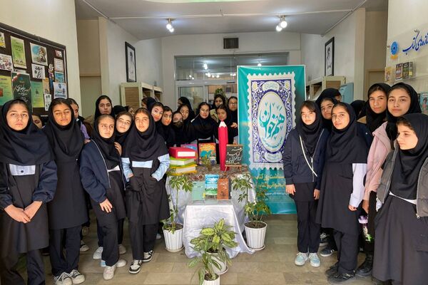 دانش‌آموزان دبیرستان نگین‌دانش ورامین میهمان کتابخانه رازی شدند