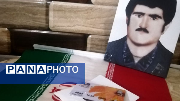 دیدار گروه جهادی شهید صمدی با خانواده شهید نیکدل