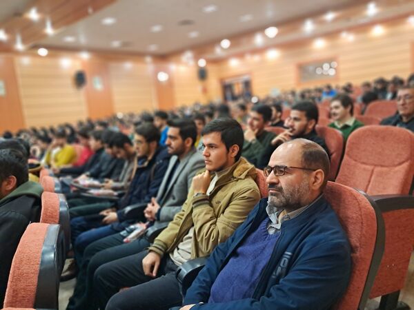 آیین تجلیل از رتبه‌ برتر‌های ناحیه۲