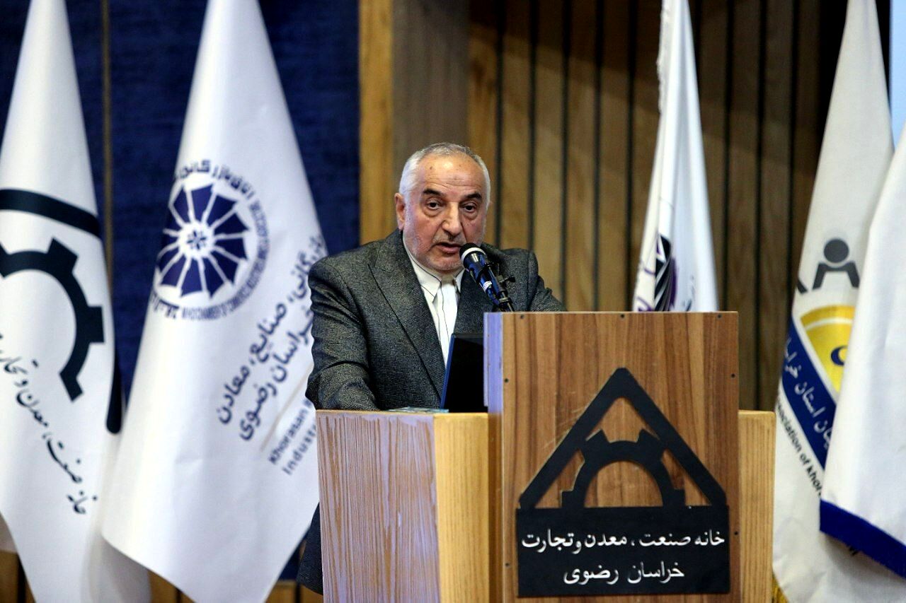 صنعت ایران در نسل سوم تکنولوژی متوقف مانده است