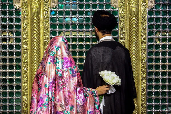 جشن ازدواج ۳۲۵ زوج جوان در حرم حضرت معصومه (س)