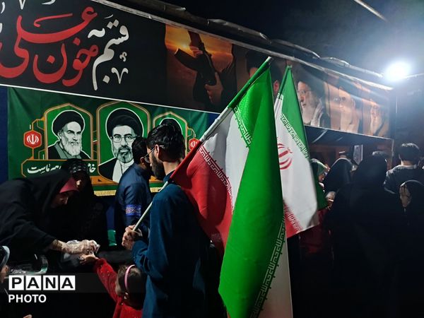 تجمع خودجوشانه مردم برای خونخواهی رهبر شهید
