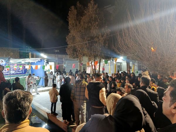 گلبانک الله اکبر در پارک‌کودک خیابان امام شهرستان کاشمر 