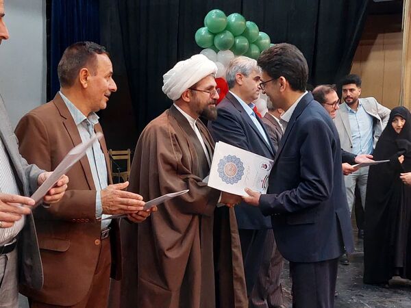 از فرهنگیان شاخص خرمدره تقدیر شد