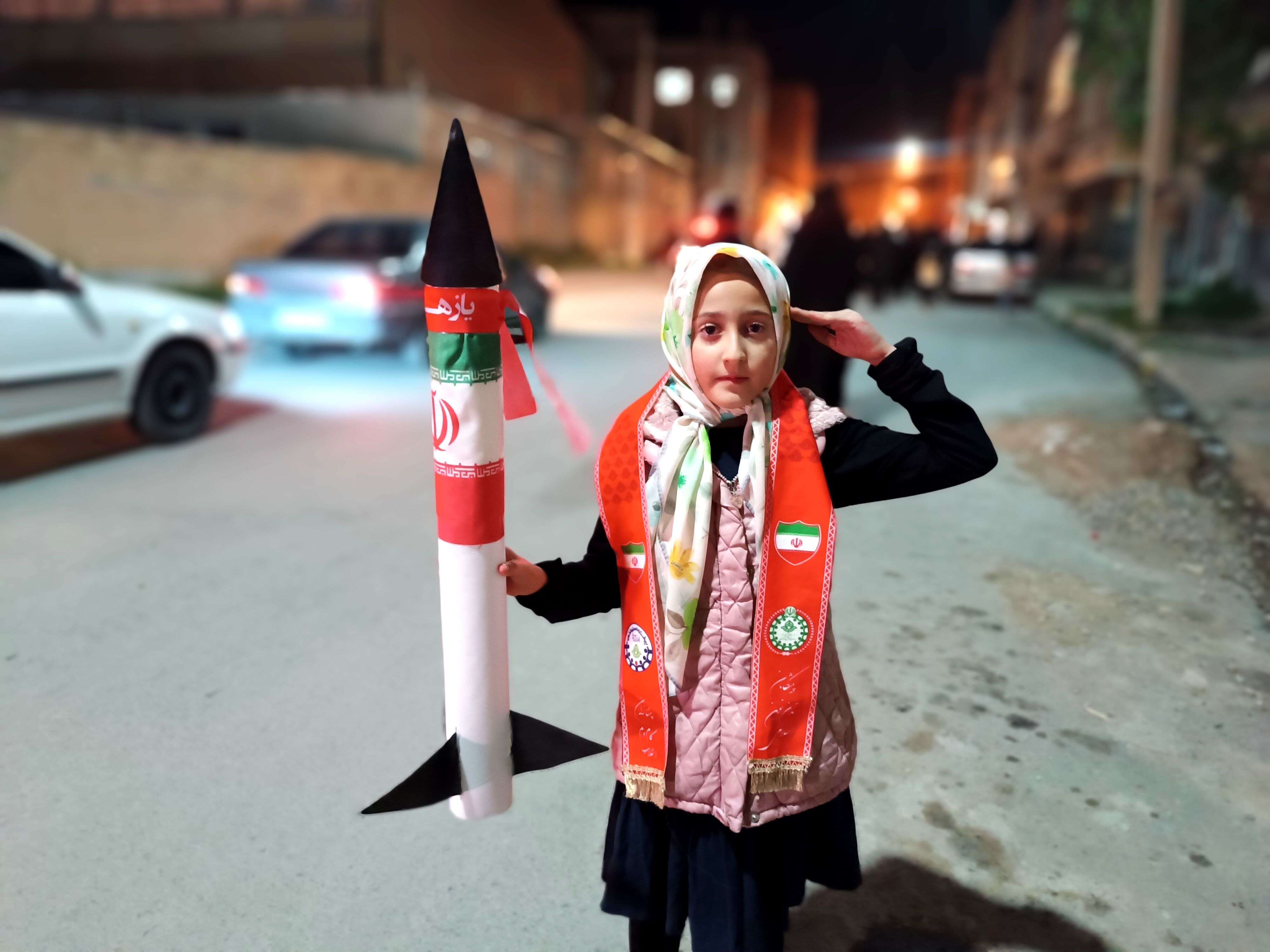 سلامی گرم به مأموران امنیت، پیامی سرد به دشمنان ایران