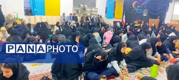 ضیافت افطار در هنرستان فاطمه‌الزهرا (س) بابلسر 