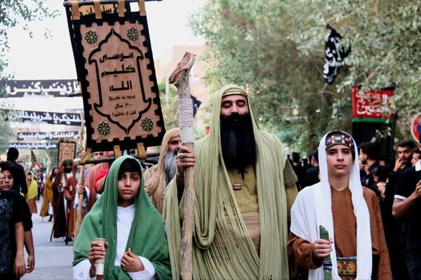 مراسم کاروان روز هشتم هیات حسینی نوش آباد
