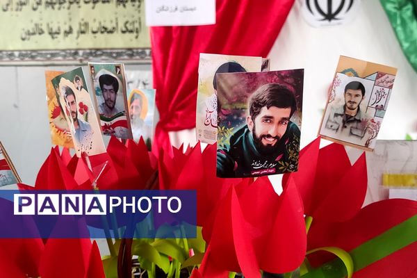 برگزاری جشن‌های باشکوه پیروزی انقلاب اسلامی در مدارس رباط‌کریم