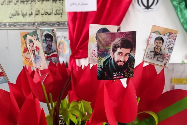 برگزاری جشن‌های باشکوه پیروزی انقلاب اسلامی در مدارس رباط‌کریم