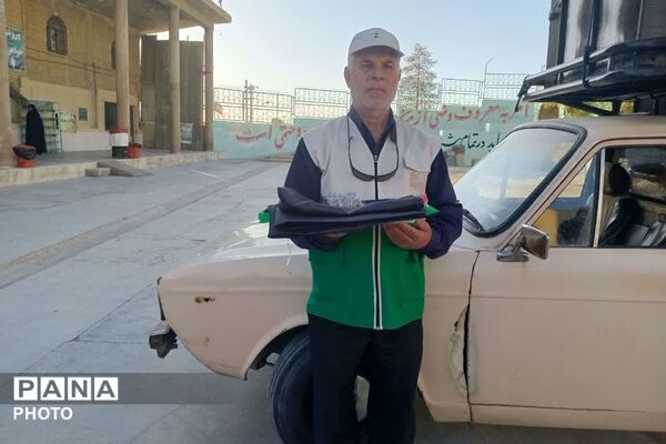 برافراشته شدن پرچم عزای حسینی در امامزاده قاسم زرقان