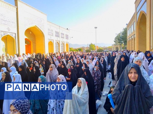 نماز عید فطر ۱۰ هزار نفری در کاشمر 