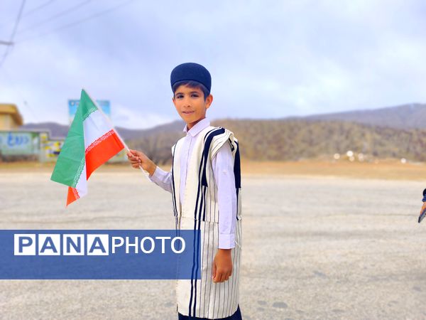 حماسه دانش‌آموزان شهید امامی  میانکوه در راهپیمایی ۲۲ بهمن 