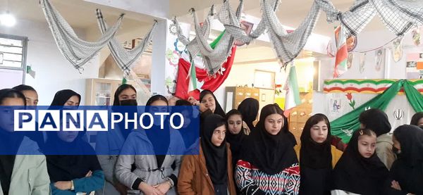 نمایشگاه انقلاب در مدرسه حضرت خدیجه(س) شیروان 