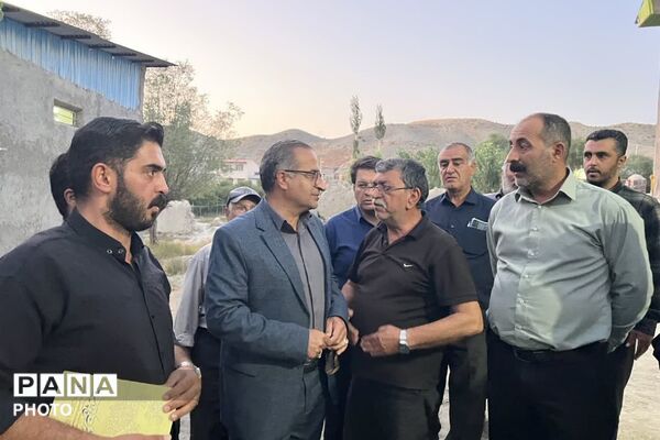 بازدید میدانی فرماندار فیروزکوه از روستا‌ها و پیگیری مطالبات اهالی در نشست با شورا و دهیار