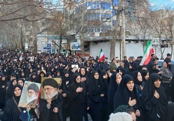 راهی که رهبر شهیدمان  روشن کرد هرگز خاموش نمی شود