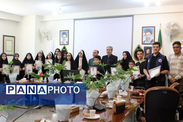 تجلیل از دانش‌آموز خبرنگاران پانا کاشان