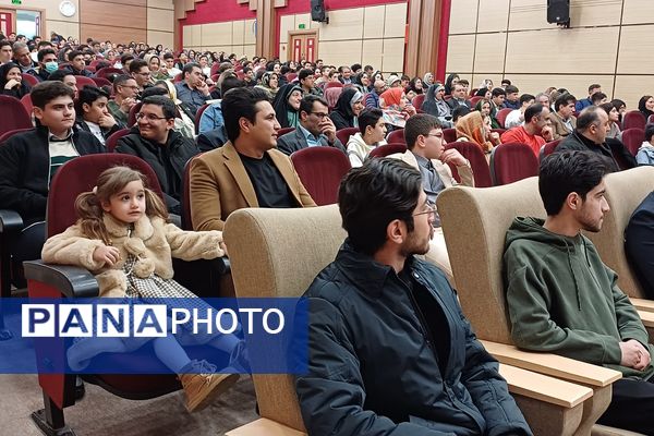 تقدیر از دانش‌آموزان دبیرستان هیات امنایی البرز در اردوگاه استانی شهید محمد منتظری شهریار 