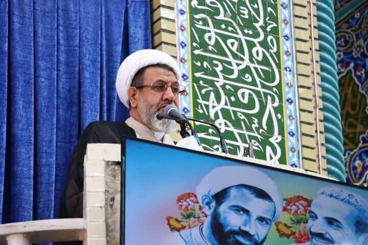 جامعه‌ای که ایمان و تقوا را از دست بدهد، در اقتصاد و فرهنگ سقوط می‌کند