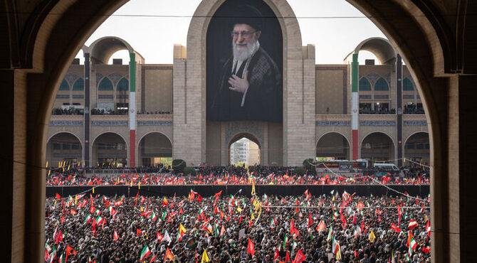 وداع باشکوه تهران با امام شهید امت