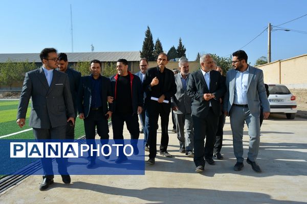 بازدید مدیران‌کل آموزش و پرورش و سازمان نوسازی مدارس استان تهران از زمین چمن روستای اورین