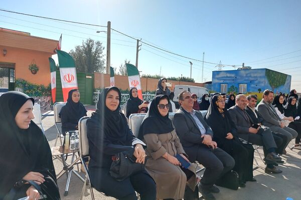 افتتاحیه پویش سلامت دهان و دندان و اجرای طرح وارنیش فلوراید در منطقه کهریزک 