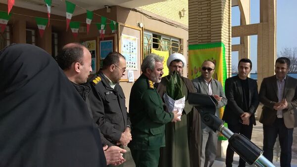 طنین زنگ انقلاب در مدارس گلوگاه