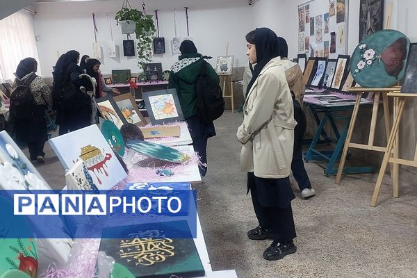 همدلی دانش‌آموزان، اولیاء و معلمان در جشن خلاقیت هنرستان کارآفرینان بهارستان دو