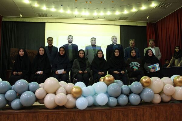 تقدیر از دانش‌آموزان منتخب استانی و کشوری جشنواره نوجوان خوارزمی در نیشابور 