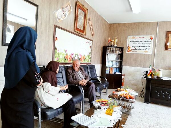 حضور خیر مدرسه‌ساز در دبیرستان دخترانه فاطمیه