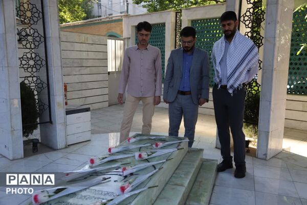 مراسم صبحگاه مشترک بسیج فرهنگیان تهران بزرگ در اداره کل آموزش و پرورش