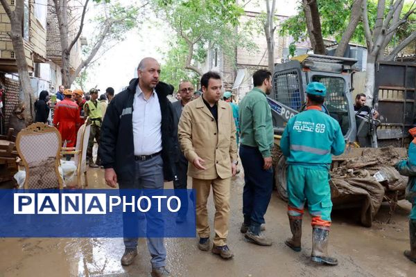بازدید وزیر کشور از روند بازگشایی و خدمت‌رسانی در مناطق سیل‌زده مشهد