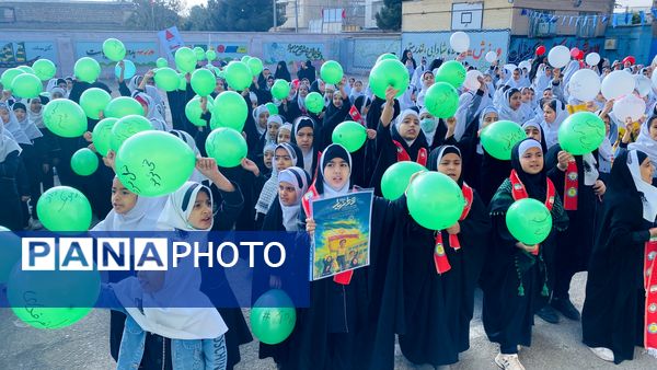 همبستگی نسل امروز با آرمان‌های انقلاب در راهپیمایی ۱۳ آبان باخرز