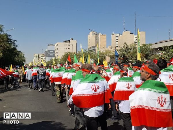 رزمایش ۳۱۳ هزار نفری «جان‌فدایان ایران» در تهران