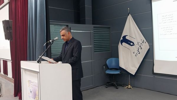 جلسه انجمن اولیا و مربیان در دبیرستان دوره دوم آرمینه مصلی نژاد