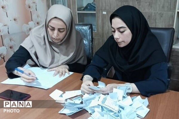 انتخابات انجمن اولیا و مربیان دبیرستان هدی در شهرستان قدس