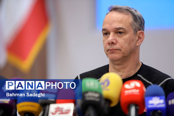 نشست خبری مربی تیم ملی والیبال