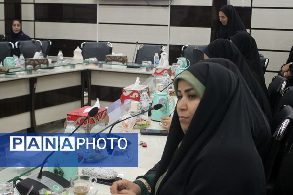 کارگاه آموزشی ویژه بانوان شاغل در اداره‌کل آموزش و پرورش استان بوشهر 