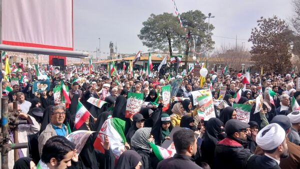 جلوه هایی از راهپیمایی جشن پیروزی انقلاب در شهر قم